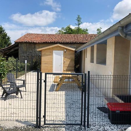 Bed and Breakfast La Petite Ferme De Pouillon - Parc Animalier - Aire De Loisirs Exterior foto